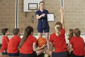 为什么投手在投出触身球后通常需要摘帽致意